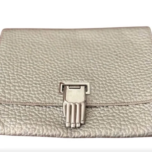Opening ceremony silver Nokki clutch - Picture 2 of 6